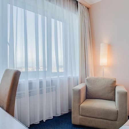 โรงแรมอินทัวริสต์ ซาโปโรซี Zaporizhia ภายนอก รูปภาพ