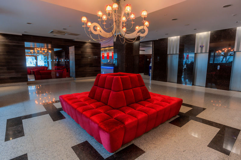 โรงแรมอินทัวริสต์ ซาโปโรซี Zaporizhia ภายนอก รูปภาพ
