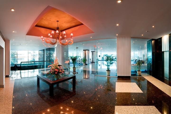 โรงแรมอินทัวริสต์ ซาโปโรซี Zaporizhia ภายนอก รูปภาพ