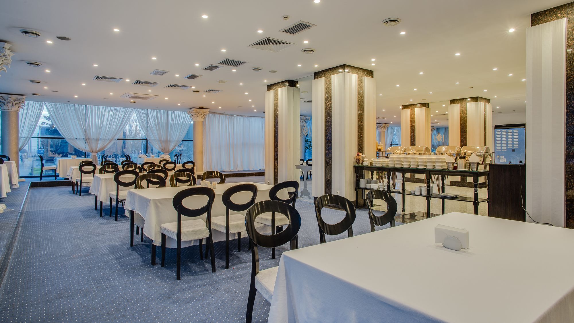 โรงแรมอินทัวริสต์ ซาโปโรซี Zaporizhia ภายนอก รูปภาพ