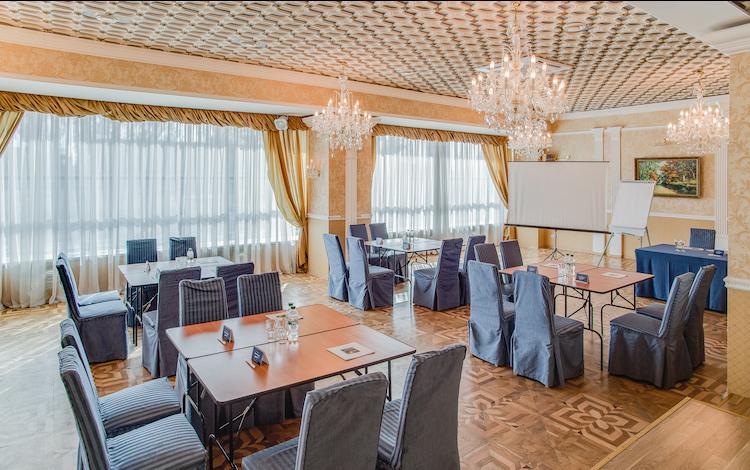 โรงแรมอินทัวริสต์ ซาโปโรซี Zaporizhia ภายนอก รูปภาพ